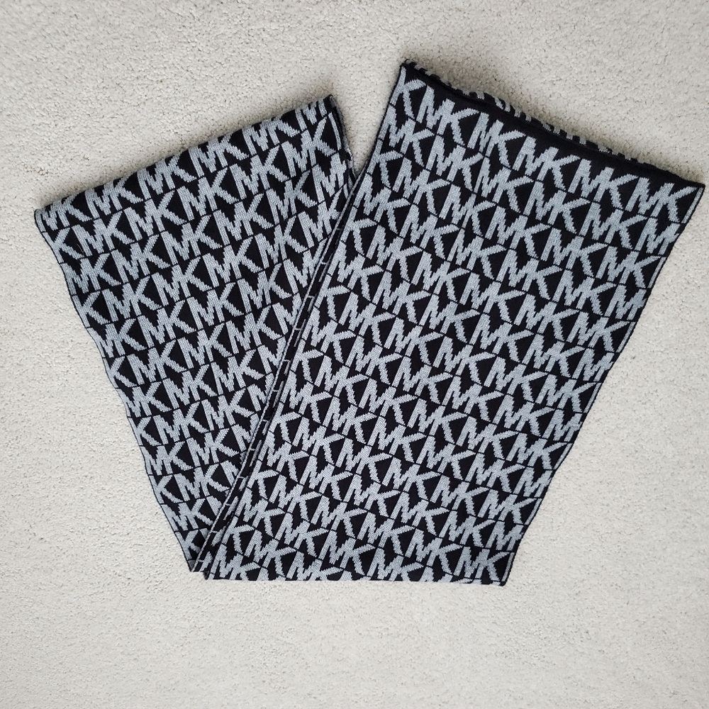 Michael Kors Black/Gray Infinity Logo Scarf - Picture 6 of 9